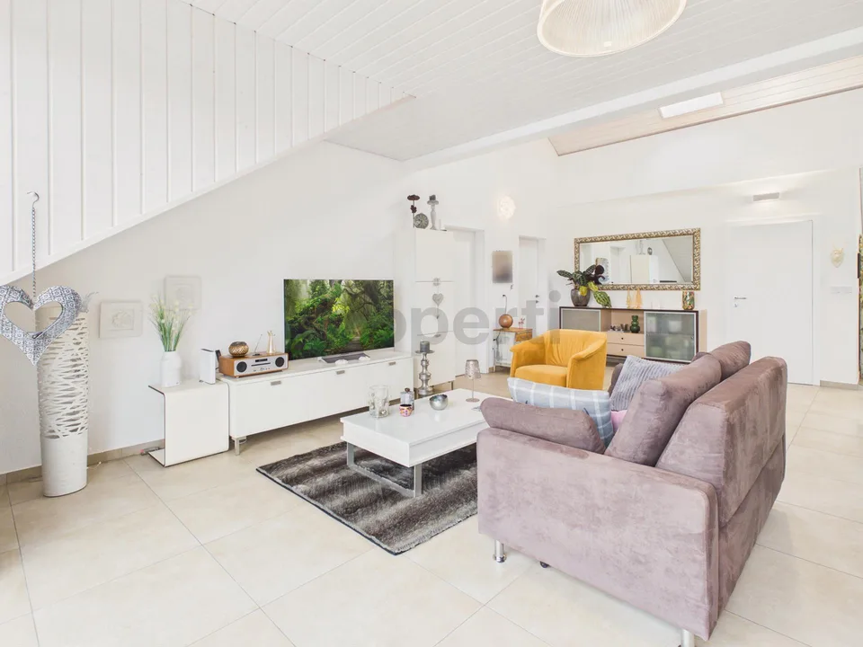 Moderne 3.5-Zimmer-Attikawohnung mit Balkon, Kallnach