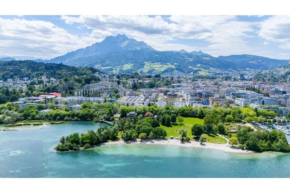 Helle 2½-Zimmer Wohnung am See mit zwei schönen Balkone