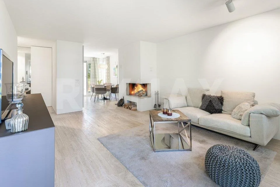 Helle 2½-Zimmer Wohnung am See mit zwei schönen Balkone