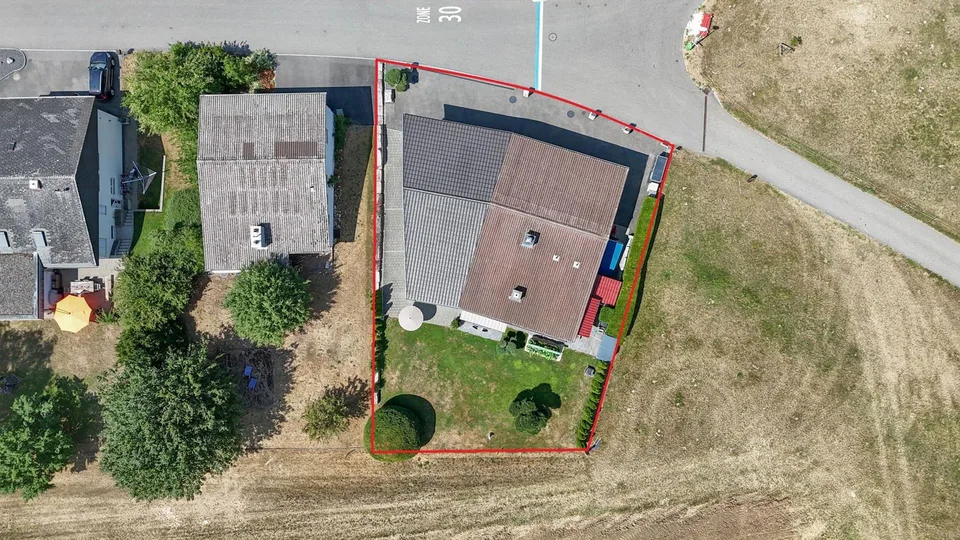 Wohnen an traumhafter Lage mit Weitsicht und grosser Garage – foto 13 di 19