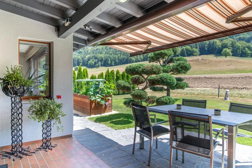 Wohnen an traumhafter Lage mit Weitsicht und grosser Garage – foto 11 di 19
