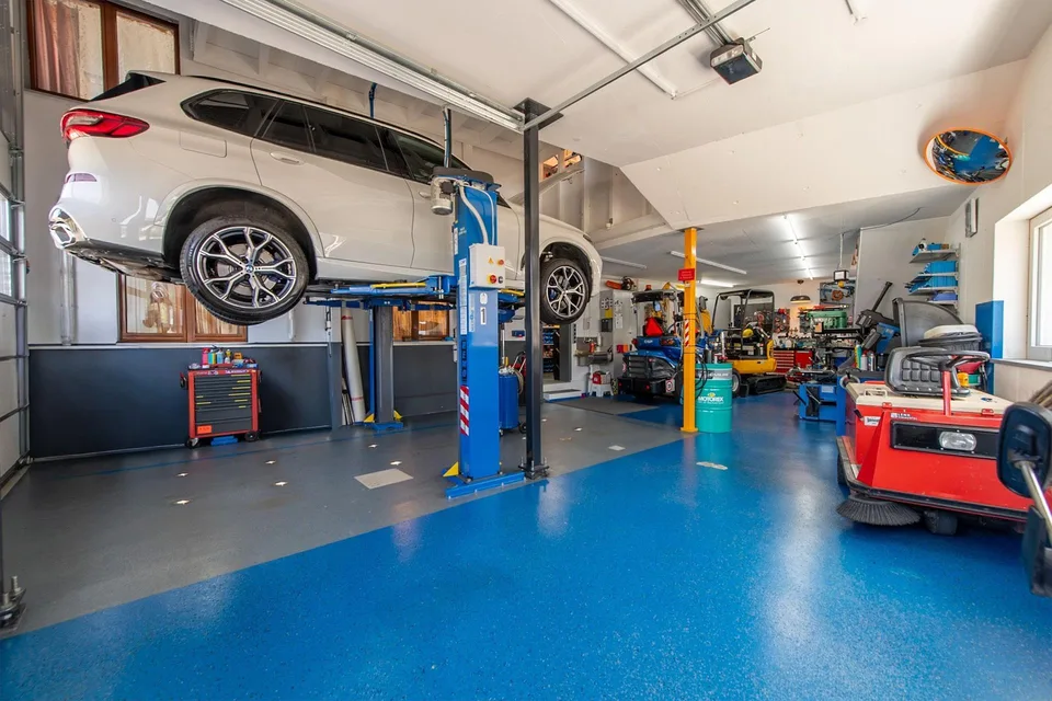 Wohnen an traumhafter Lage mit Weitsicht und grosser Garage – foto 9 di 19