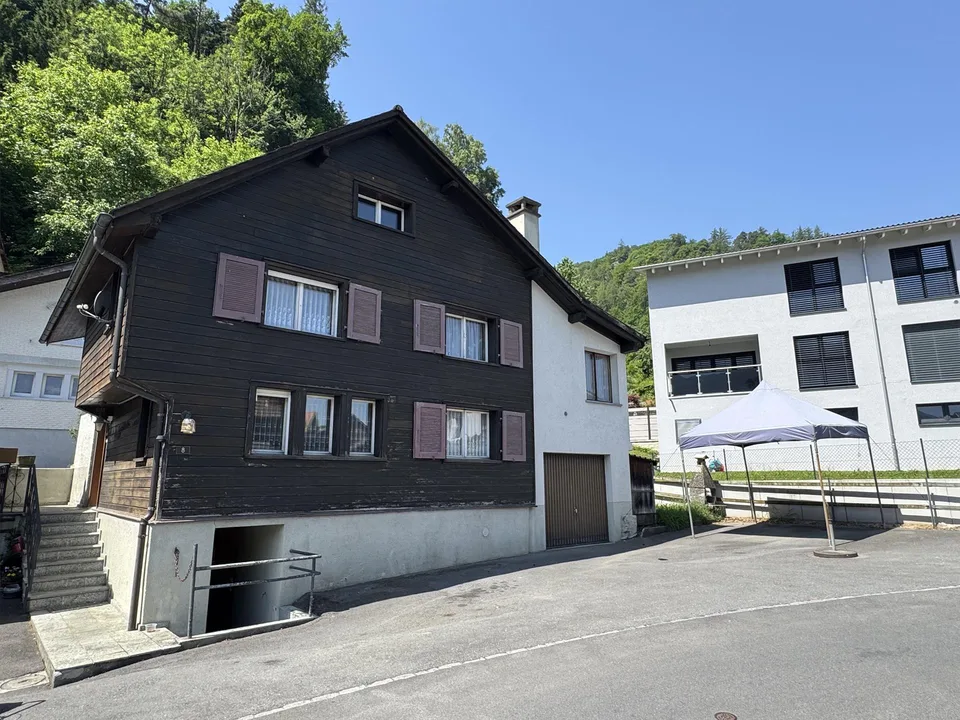 Älteres Einfamilienhaus in Sevelen – Sofort verfügbar