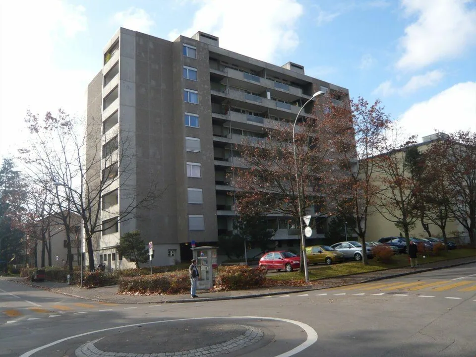 Renovierte 3.5-Zimmerwohnung mit zwei Balkonen im Schwabgut