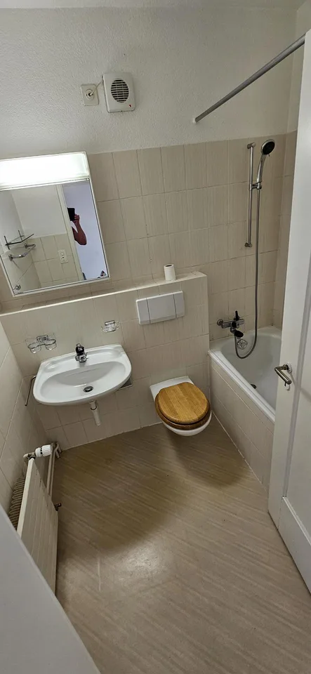 Ruhige sonnige 2.5 Zimmerwohnung in Kleinhüningen