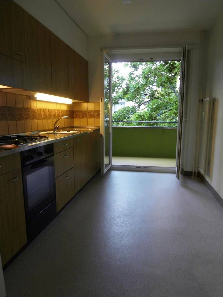 Ruhige sonnige 2.5 Zimmerwohnung in Kleinhüningen
