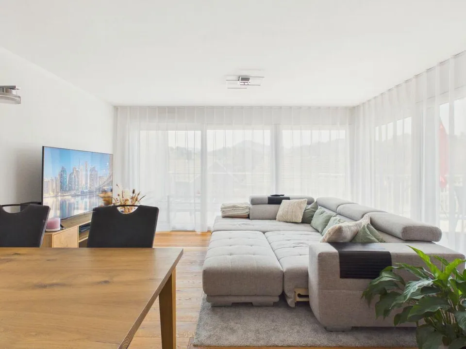 Moderne Attikawohnung mit sonniger Terrasse