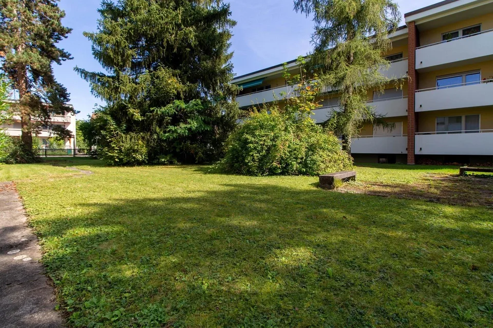 Grosse, helle 4-Zi-Whg (103m²) mit eigenem Waschturm in Reinach