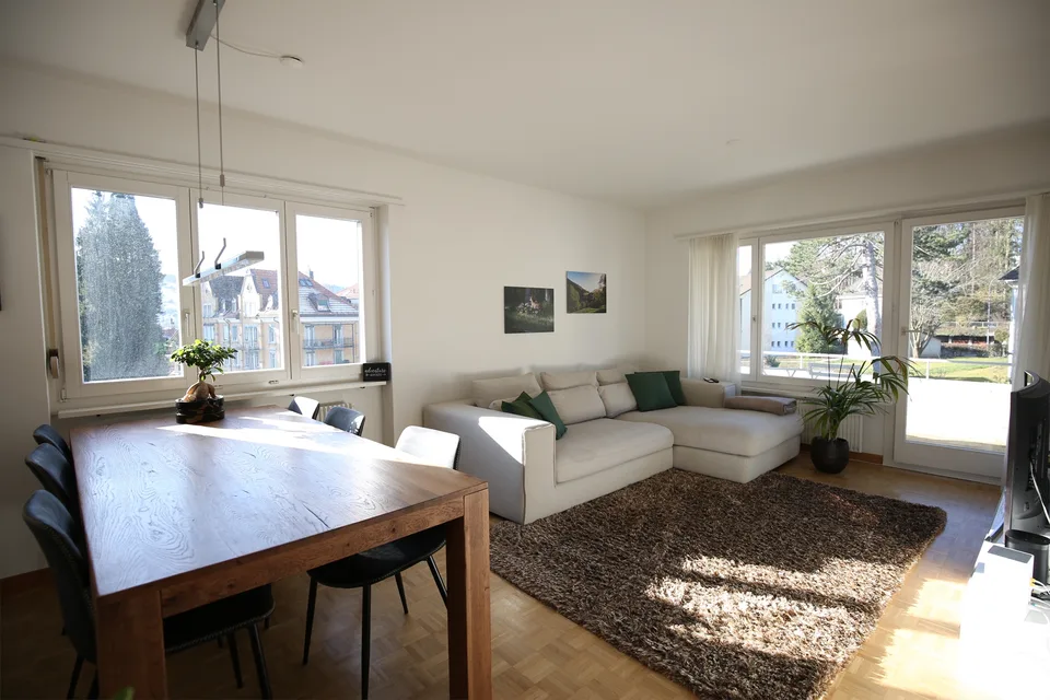 schöne und helle 4.0 Zimmerwohnung zu Vermieten