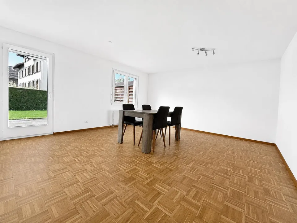 2.5 Zimmer- Wohnung an sonniger sowie zentraler Lage