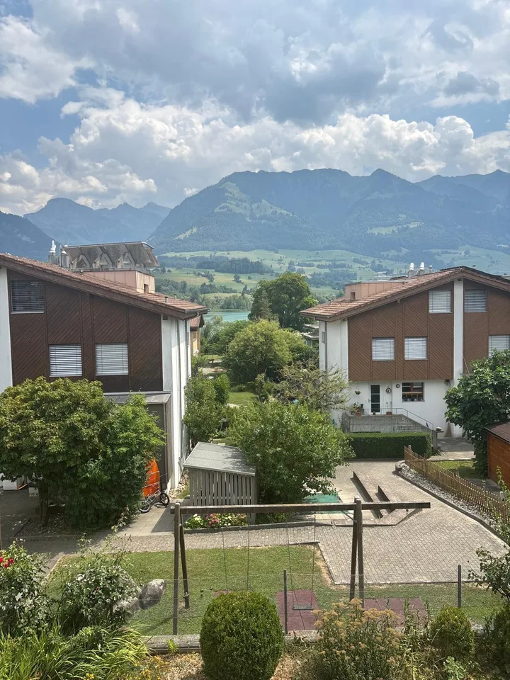 frisch renovierte 3.5 Zimmer-Wohnung (Haushälfte) mit Seeblick
