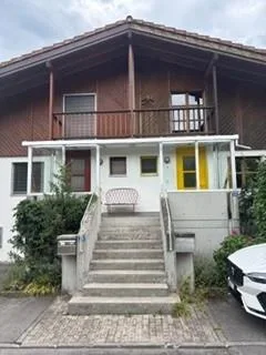 frisch renovierte 3.5 Zimmer-Wohnung (Haushälfte) mit Seeblick