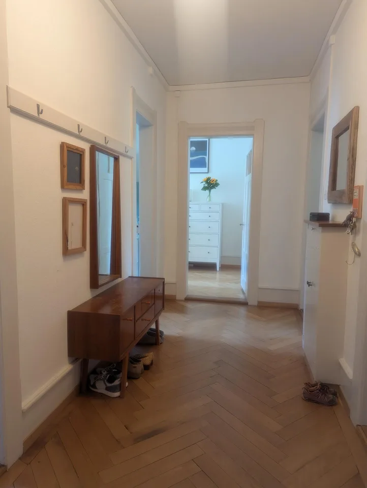Grosse und helle Wohnung zur Zwischenmiete 10/26 - 02/27