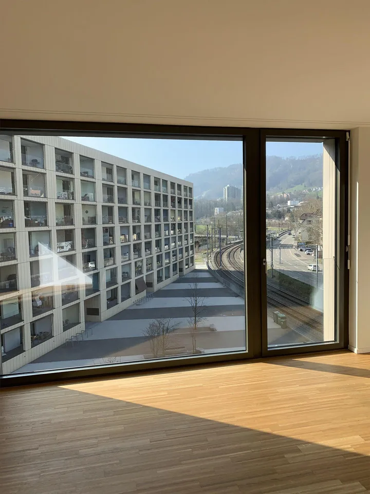 Wunderschöne 3.5 Zimmer-Wohnung mit traumhaft grossem Balkon