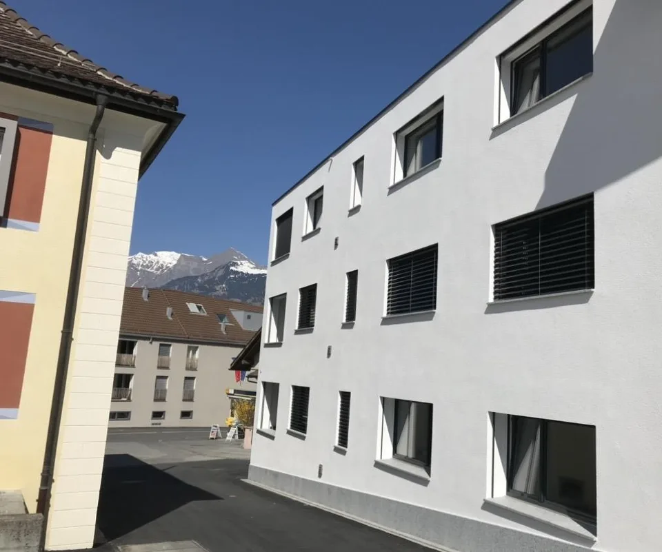 Grosse 3.5 Zimmerwohnung im Dorfkern von Igis