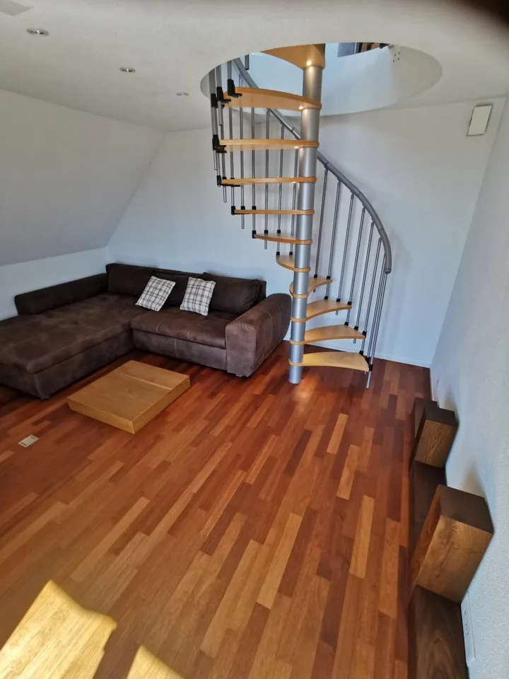 2.5 Zimmer-Maisonette-Dachwohnung mit herrlicher Aussicht