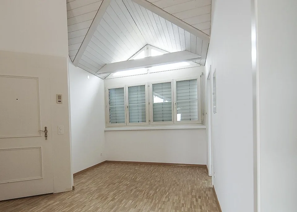 Grosszügige, lichtdurchflutete zentrumsnahe Dachwohnung Altersgerecht