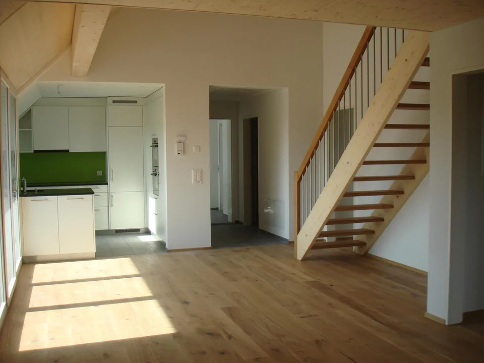 Charmante Dachwohnung mit Galeriezimmer und Klimagerät