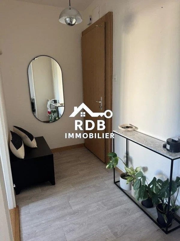 Appartement de 3 pièces au 5ème étage situé à Onex 1213
