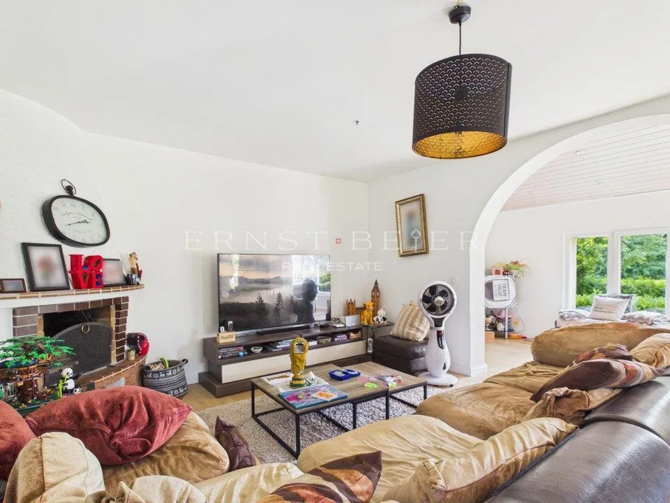 Spacieuse maison familiale avec jardin, terrasses à Founex