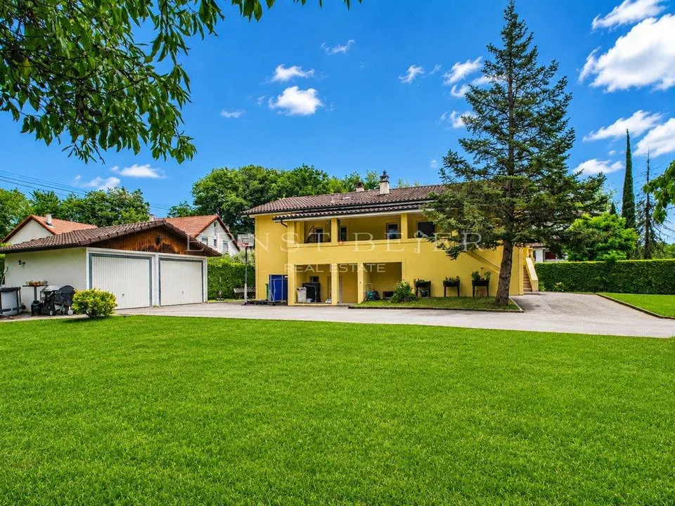 Spacieuse maison familiale avec jardin, terrasses à Founex