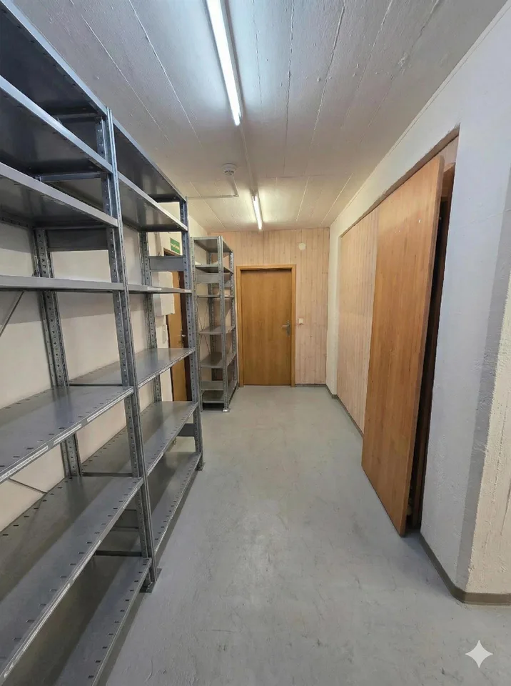 Vielseitige Gewerbefläche  Ideal für Büro, Werkstatt, Hobby