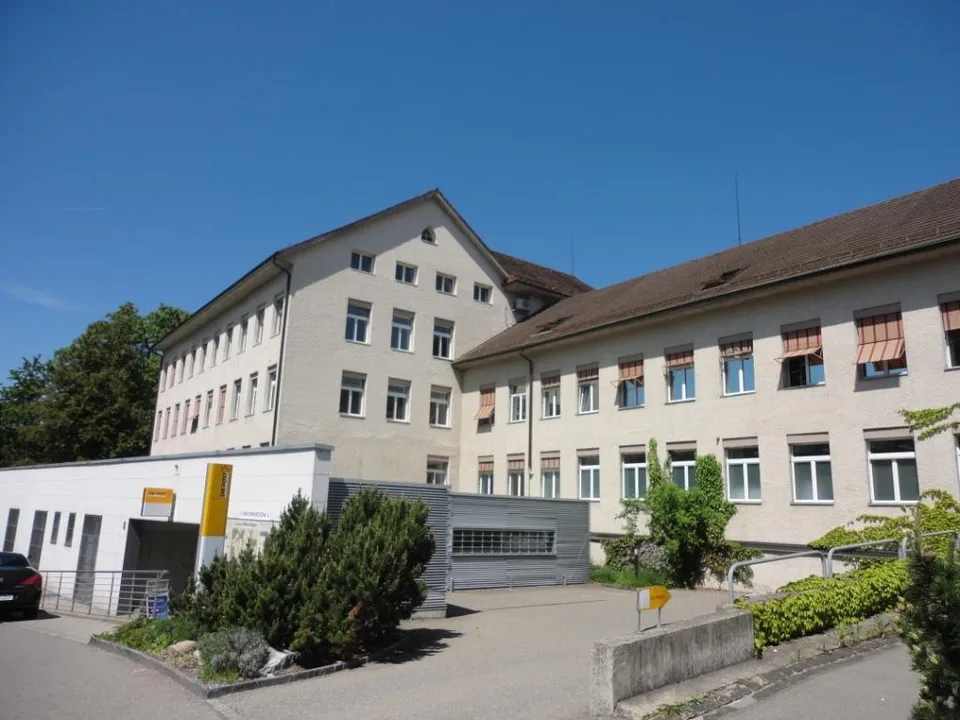 Lichtdurchfluteter Gewerberaum (50 m²) in Weisslingen