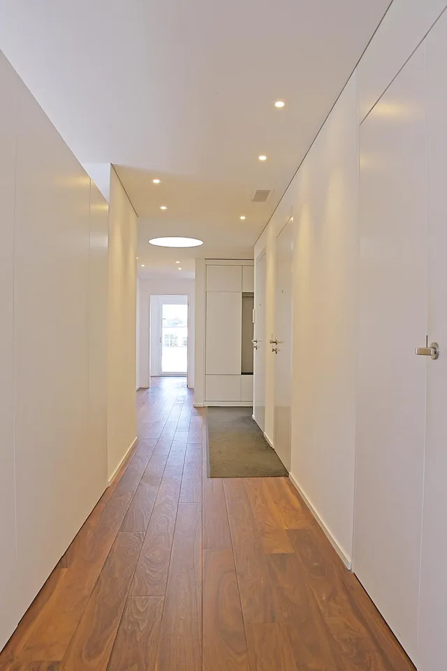 Exklusives Attikawohnen: 4.5-Zimmer-Traum mit 175 m² Rundum-Dachter...