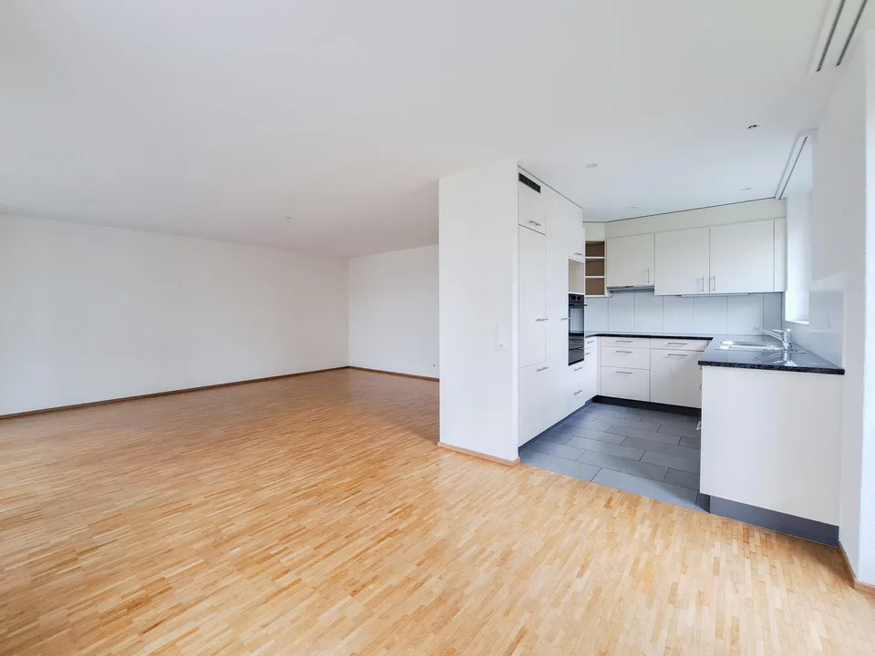 5 1/2 Zimmerwohnung 1.OG