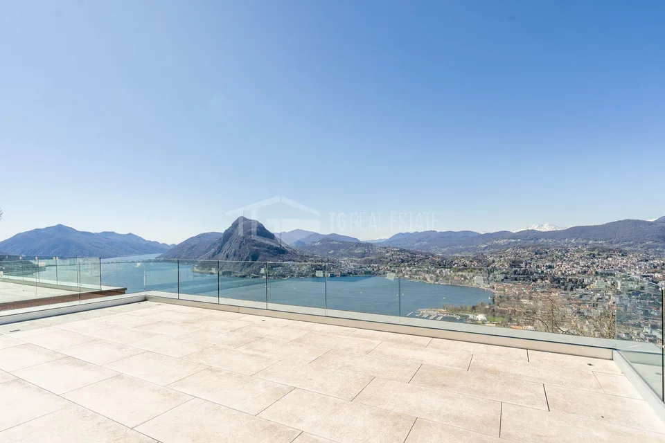 MAGNIFICA VILLA CON GIARDINO E VISTA LAGO | MAGNIFICENT VILLA WITH ... – Foto 20 von 23