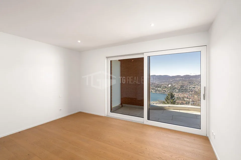 MAGNIFICA VILLA CON GIARDINO E VISTA LAGO | MAGNIFICENT VILLA WITH ... – Foto 12 von 23