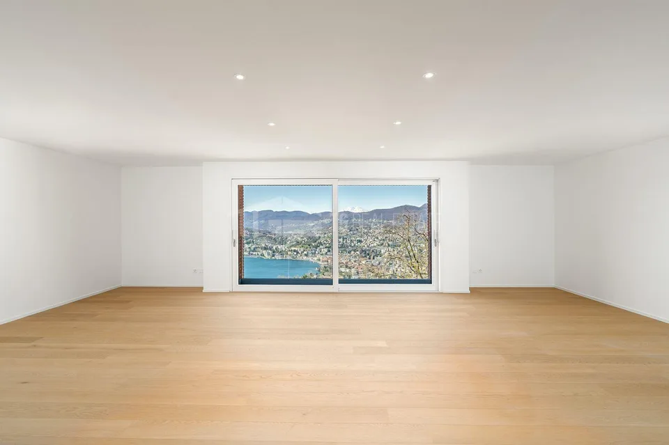 MAGNIFICA VILLA CON GIARDINO E VISTA LAGO | MAGNIFICENT VILLA WITH ... – Foto 2 von 23