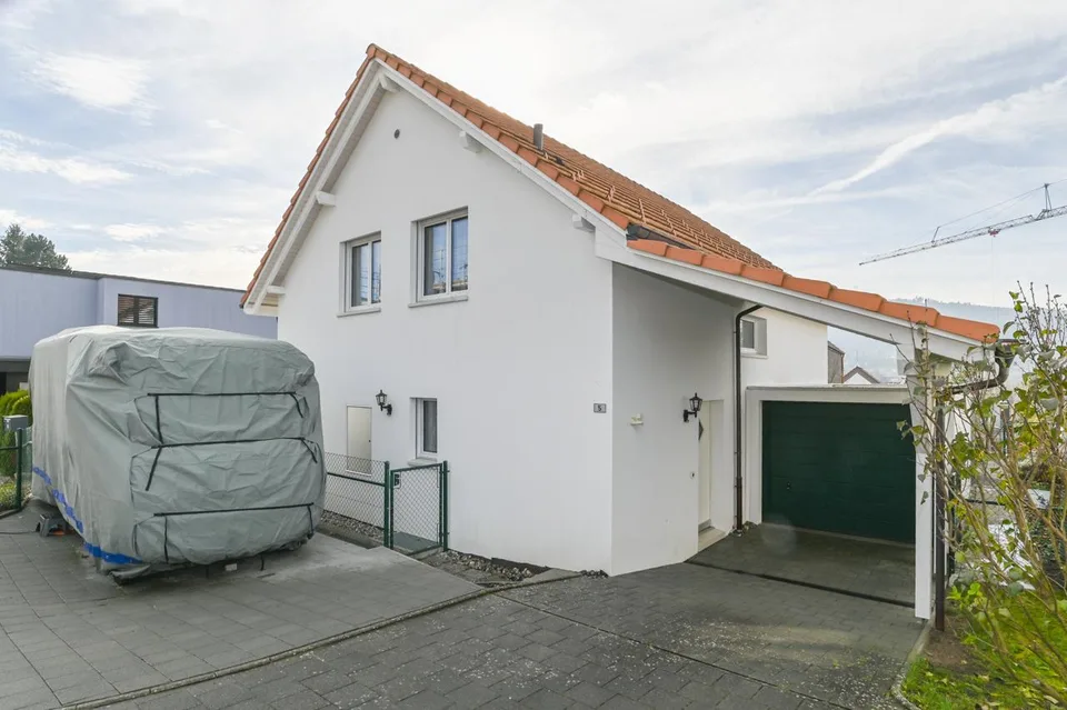 Neuwertiges Haus zum Verlieben – optimal als Familienbasis