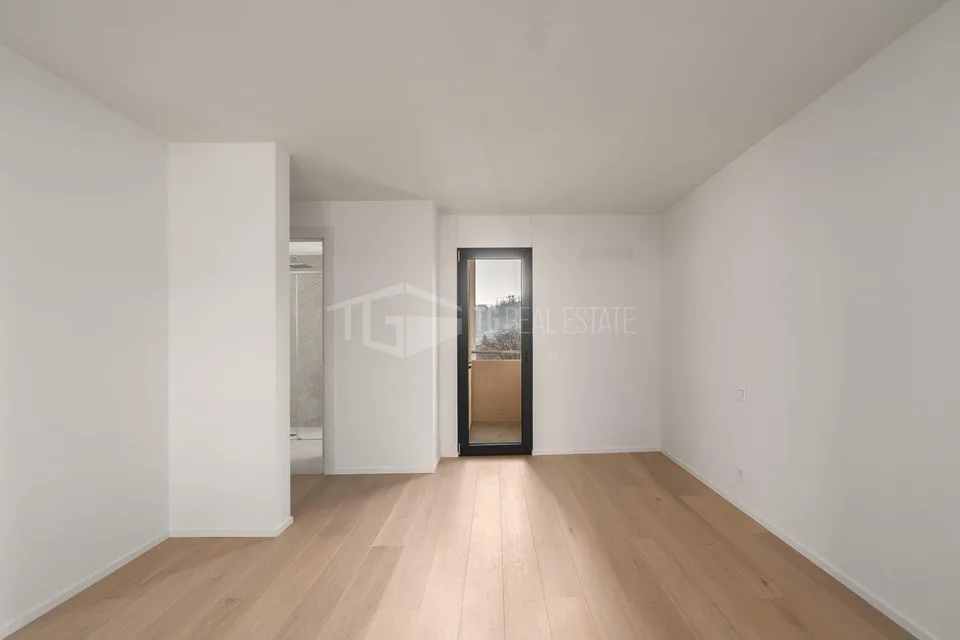 MODERN 4.5-ROOM PENTHOUSE WITH LAKE VIEW – photo 7 of 13