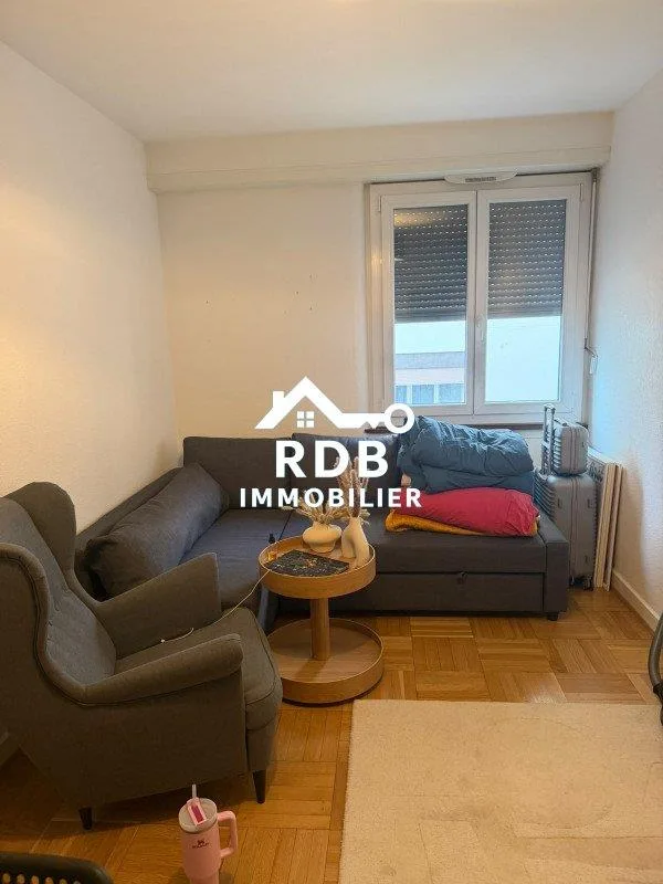 Vier-Zimmer-Wohnung im ersten Stock in Acacias 1227
