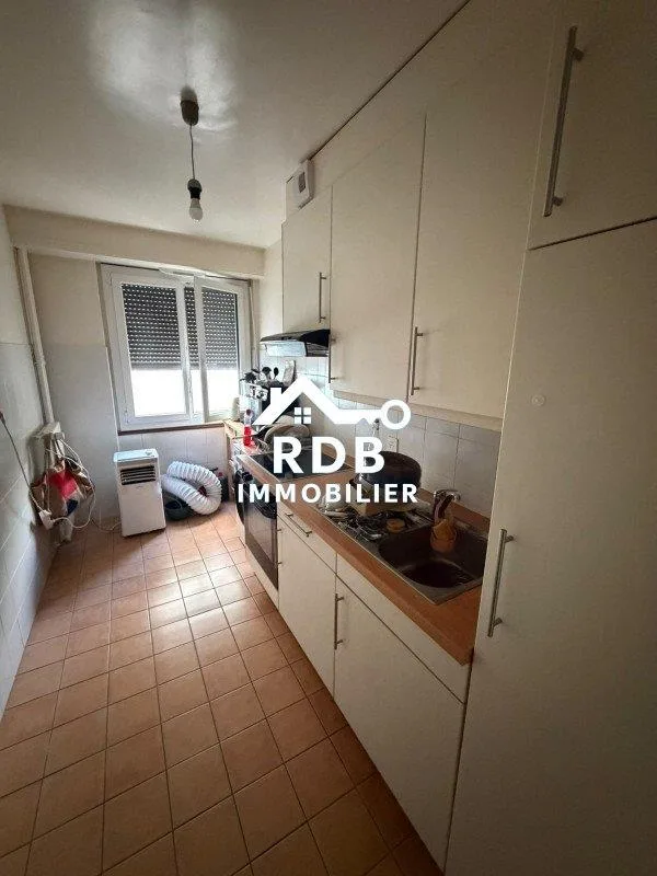 Vier-Zimmer-Wohnung im ersten Stock in Acacias 1227