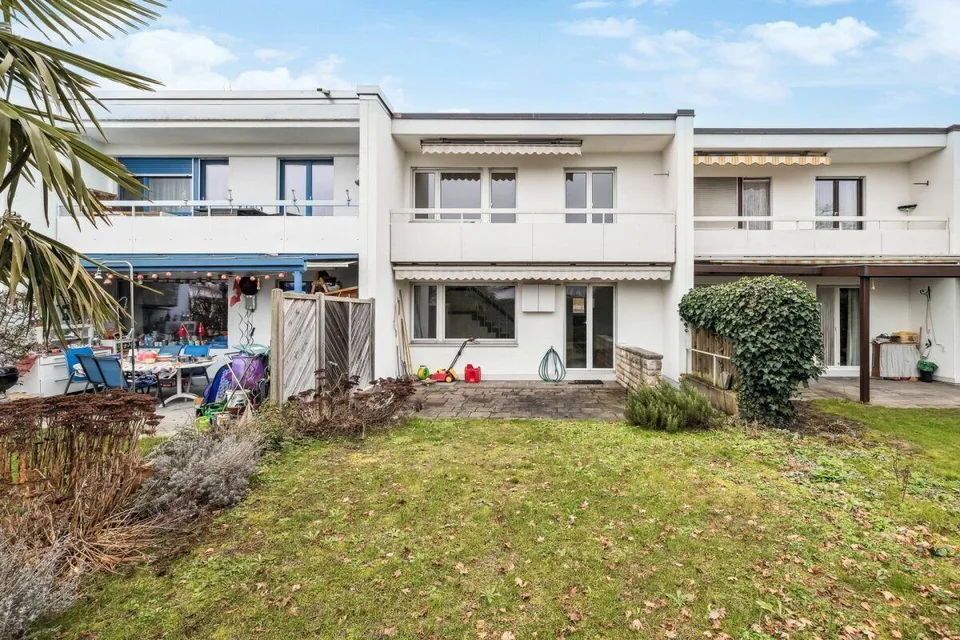 Incantevole casa a schiera 4 1/2 locali con sala hobby, orto e garage