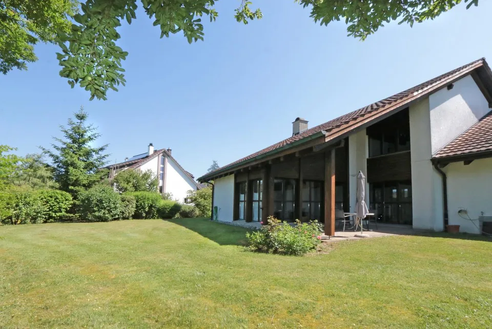 Maison unifamiliale conviviale avec grand jardin