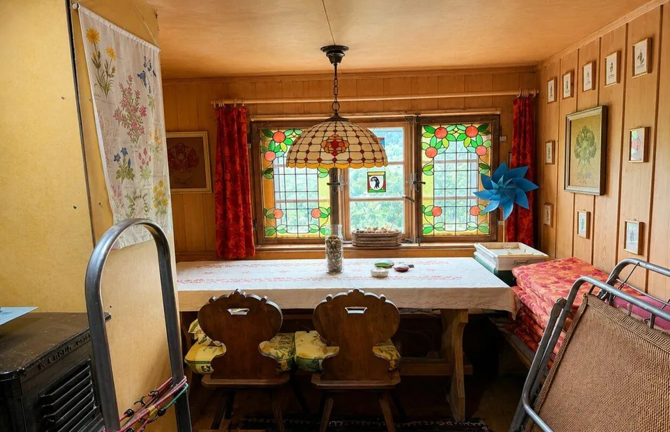Simple weekend cottage - NO PERMANENT RESIDENCE POSSIBLE