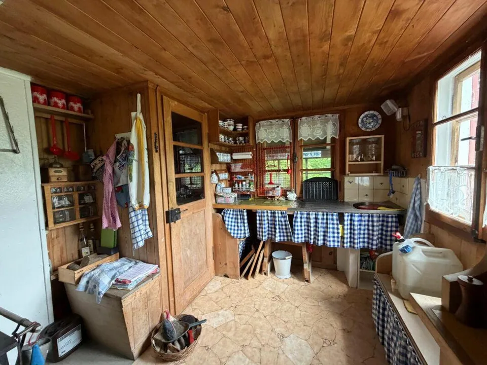 Simple weekend cottage - NO PERMANENT RESIDENCE POSSIBLE