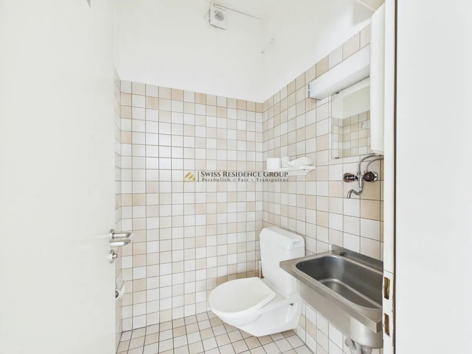 Casa unifamiliare di 7 locali con ufficio, ampio giardino e importa... – foto 11 di 22