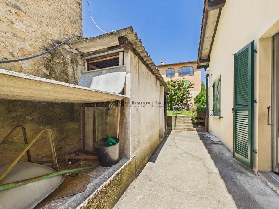 Casa unifamiliare di 7 locali con ufficio, ampio giardino e importa... – foto 17 di 22