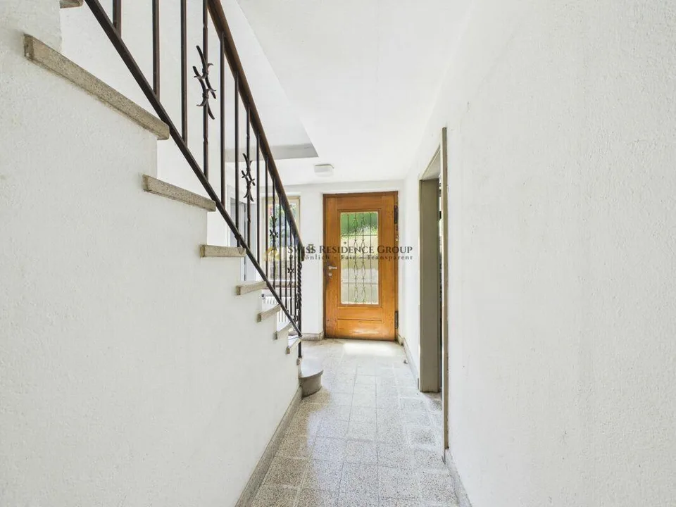 Casa unifamiliare di 7 locali con ufficio, ampio giardino e importante potenziale di ampliamento
