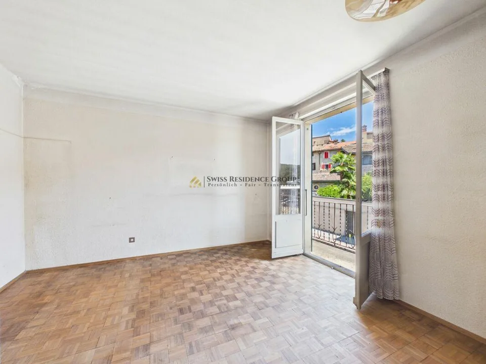 Casa unifamiliare di 7 locali con ufficio, ampio giardino e importante potenziale di ampliamento