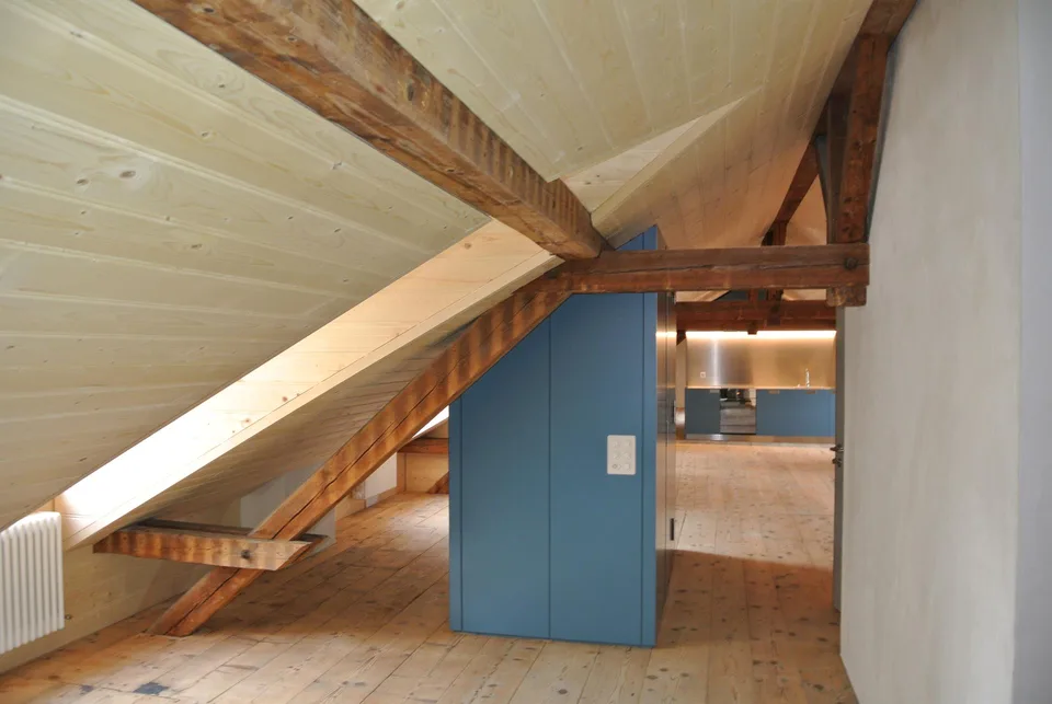 Einzigartige Dachgeschosswohnung mit Charme im Zentrum von Zug