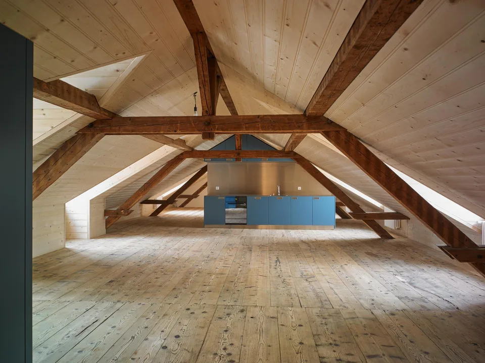 Einzigartige Dachgeschosswohnung mit Charme im Zentrum von Zug