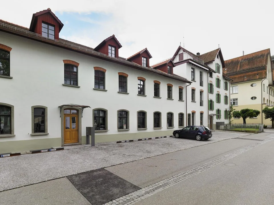 Einzigartige Dachgeschosswohnung mit Charme im Zentrum von Zug