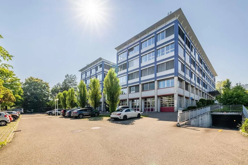 Raum für Ideen: 30 m² Bürofläche im Herzen von Winkeln, St. Gallen