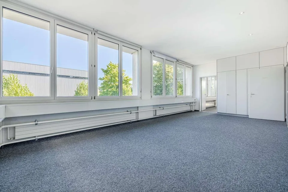 Raum für Ideen: 27 m² Bürofläche im Herzen von Winkeln, St. Gallen
