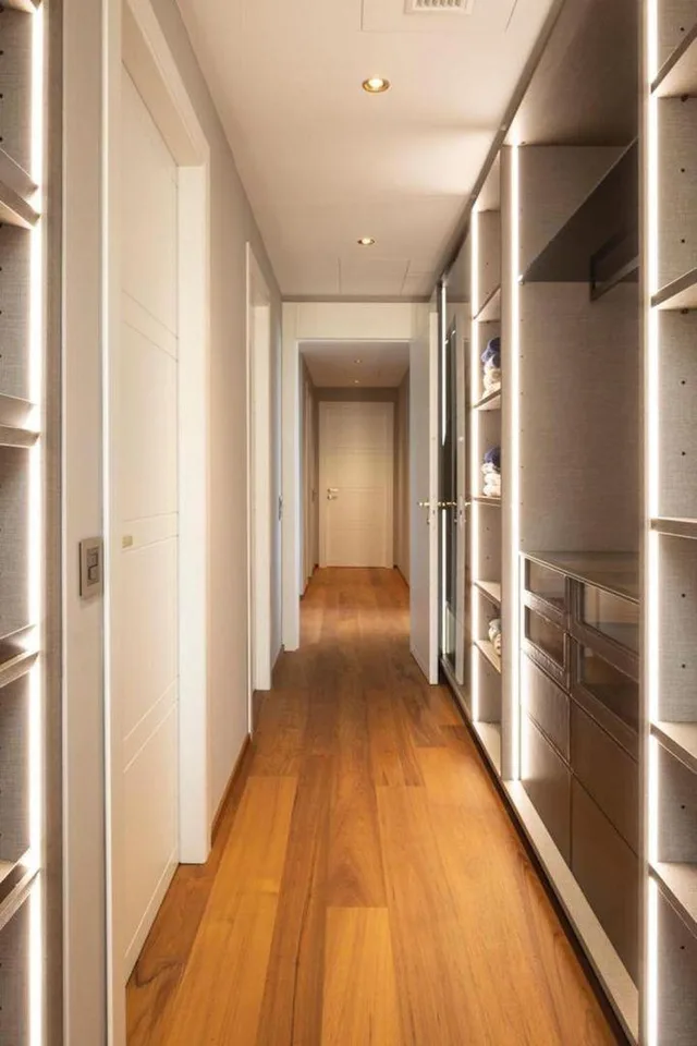 SPLENDIDO APPARTAMENTO CON GIARDINO E VISTA LAGO | BEAUTIFUL FLAT W...